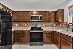 2816 Erinridge Rd, Raleigh, NC 27610 - Photo 5