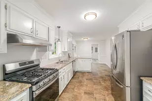 2425 Torcross Dr, Fayetteville, NC 28304 - Photo 9