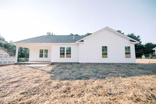 163 Maple Dr, Erwin, NC 28339 - Photo 3