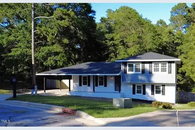 546 NW Rock Canyon Drive, Fayetteville, NC 28303 - Photo 3