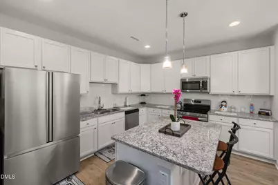 516 Barrington Row Avenue, Zebulon, NC 27597 - Photo 7