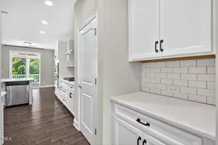 208 Cecelia Ct, Cary, NC 27519 - Photo 9