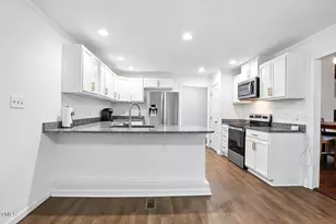 103 Lakeway Ct, Cary, NC 27511 - Photo 9