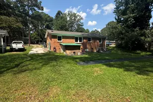 112 E Franklin St, Zebulon, NC 27597 - Photo 3