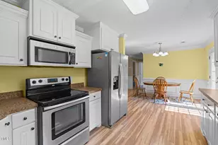 319 S Currie Dr, Sanford, NC 27330 - Photo 23