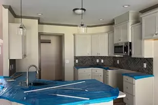 105 Lynn Ln, Selma, NC 27576 - Photo 5