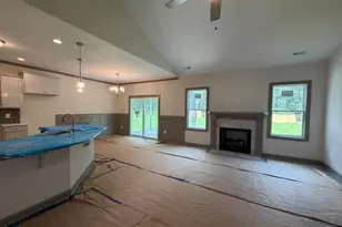 105 Lynn Ln, Selma, NC 27576 - Photo 5