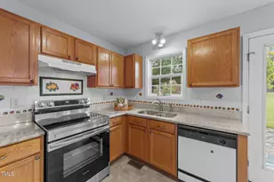 1029 Cove Cir, Clayton, NC 27520 - Photo 9