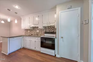 225 Twin Oaks Pl, Cary, NC 27511 - Photo 21