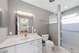 825 Woodburn Rd, Raleigh, NC 27605 - Photo 31