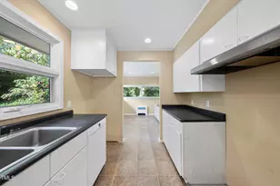 825 Woodburn Rd, Raleigh, NC 27605 - Photo 19