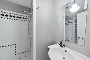 825 Woodburn Rd, Raleigh, NC 27605 - Photo 27