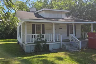 324 W Harnett St, Benson, NC 27504 - Photo 1