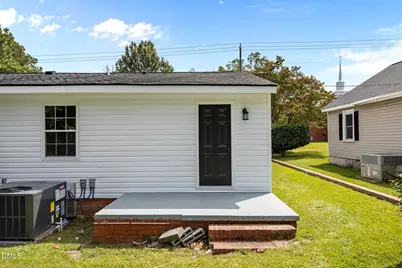 709 E Johnson Street, Dunn, NC 28334 - Photo 27