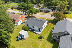 709 E Johnson St, Dunn, NC 28334 - Photo 5