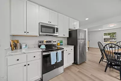 709 E Johnson Street, Dunn, NC 28334 - Photo 7