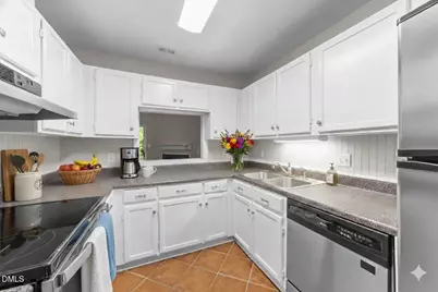 4110 Sedgewood Drive #302, Raleigh, NC 27612 - Photo 9