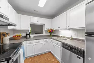 4110 Sedgewood Dr, Raleigh, NC 27612 - Photo 9