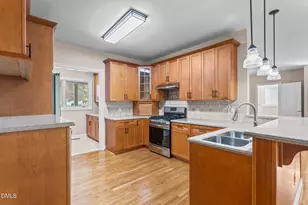 548 Little Creek Dr, Graham, NC 27253 - Photo 5