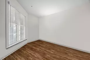 1081 Wirewood Dr, Raleigh, NC 27605 - Photo 7