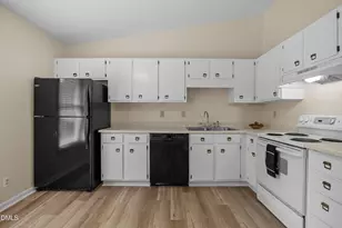 121 Westview Dr, Carrboro, NC 27510 - Photo 9