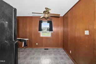 609 Regina Dr, Spring Lake, NC 28390 - Photo 7