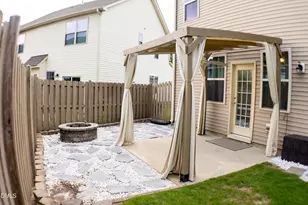 138 Lyonshall St, Fuquay Varina, NC 27526 - Photo 23