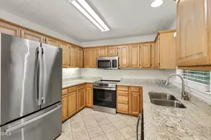 110 Penchant Ct, Cary, NC 27513 - Photo 9