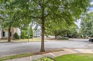 547 Guilford Cir, Raleigh, NC 27608 - Photo 59