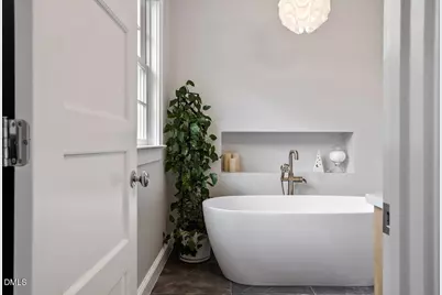 547 Guilford Circle, Raleigh, NC 27608 - Photo 35