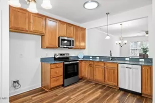 305 Savannah Ridge Rd, Holly Springs, NC 27540 - Photo 7