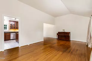 1009 Westwood Dr, Raleigh, NC 27607 - Photo 9