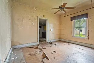 807 W St James St, Tarboro, NC 27886 - Photo 25