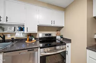 917 St Marys St, Raleigh, NC 27605 - Photo 15