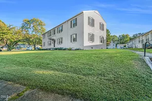 1700 Roslyn Dr, Burlington, NC 27215 - Photo 1