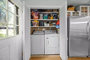 6404 Dixon Dr, Raleigh, NC 27609 - Photo 7