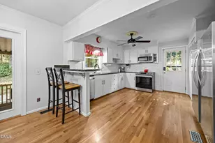 6404 Dixon Dr, Raleigh, NC 27609 - Photo 5