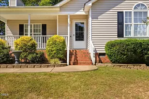 1008 S Fieldhaven Dr, Fuquay Varina, NC 27526 - Photo 3