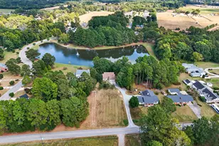 802 N Lincoln St, Benson, NC 27504 - Photo 1