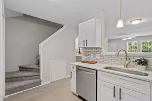 4242 Kaplan Dr, Raleigh, NC 27606 - Photo 11