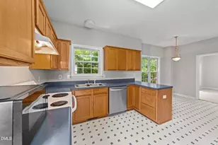 108 Tarlow Ct, Cary, NC 27513 - Photo 21