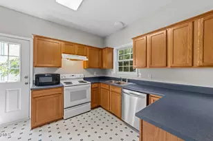 108 Tarlow Ct, Cary, NC 27513 - Photo 23