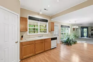 725 Valley Dr, Durham, NC 27704 - Photo 17