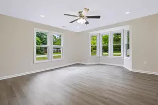 210 W Oak St, Zebulon, NC 27597 - Photo 11
