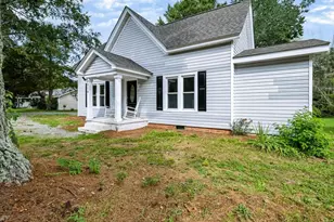 210 W Oak St, Zebulon, NC 27597 - Photo 3