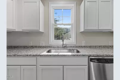 210 W Oak Street, Zebulon, NC 27597 - Photo 15