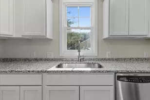 210 W Oak St, Zebulon, NC 27597 - Photo 15