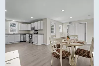 210 W Oak Street, Zebulon, NC 27597 - Photo 13