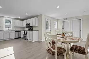 210 W Oak St, Zebulon, NC 27597 - Photo 13