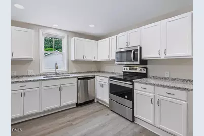 210 W Oak Street, Zebulon, NC 27597 - Photo 19